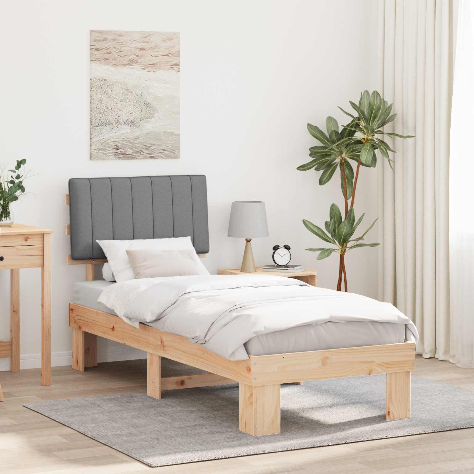 Sengestel i massivt fyrretræ med polstret hovedgavl - lysegrå 75 × 190 cm