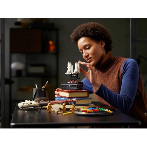 LEGO Harry Potter 76391 Hogwarts Icons – Collector’s Edition