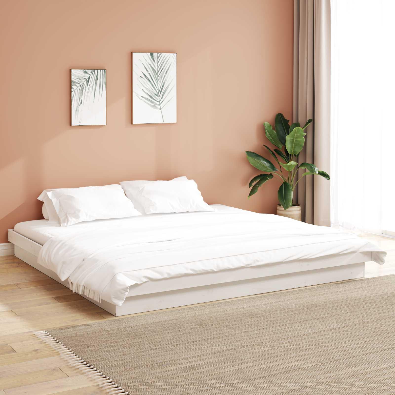 Sengestel i hvidt massivt fyrretræ - 200 x 200 cm platform