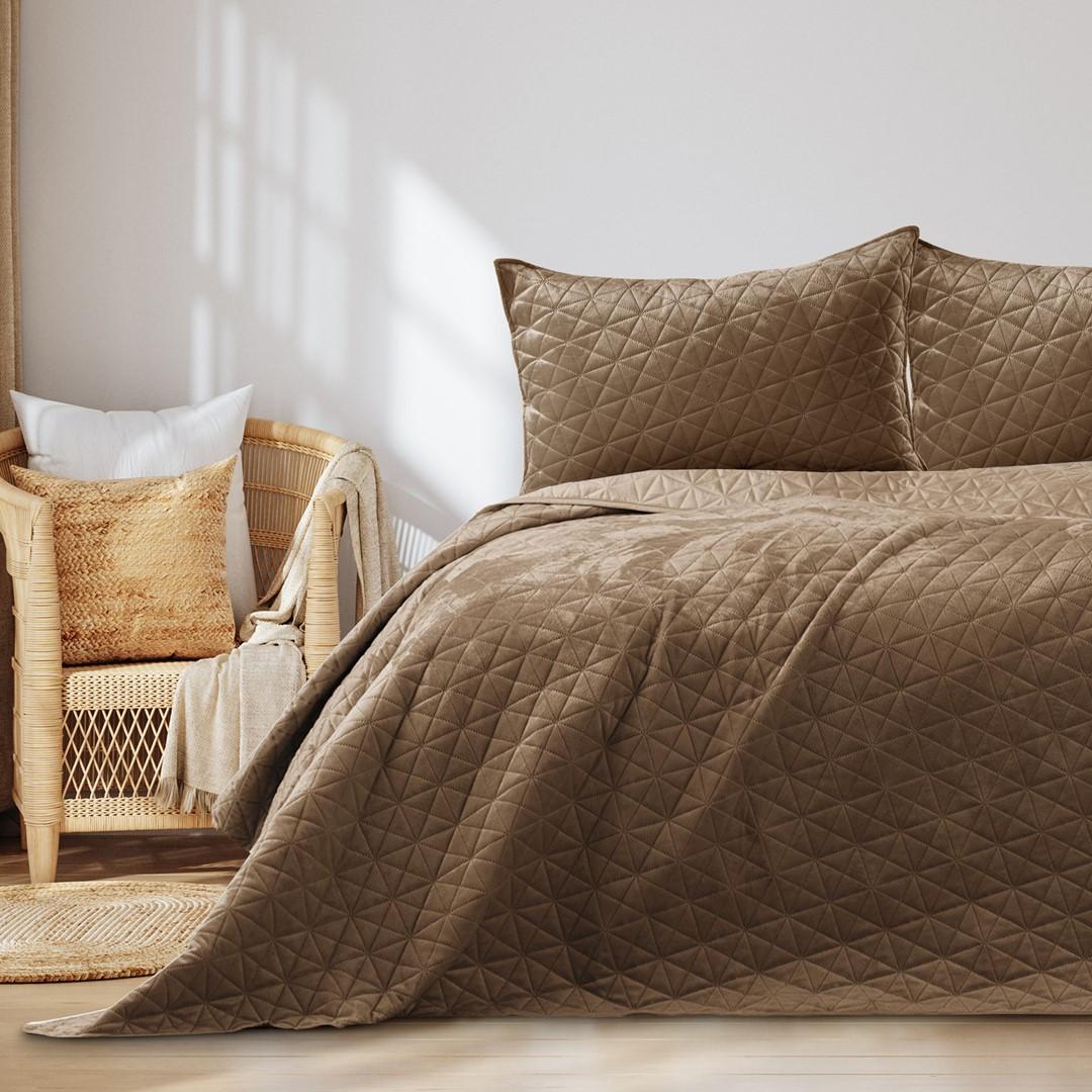 Sengetæppe fløjl 240x260 cappuccino AmeliaHome LAILA