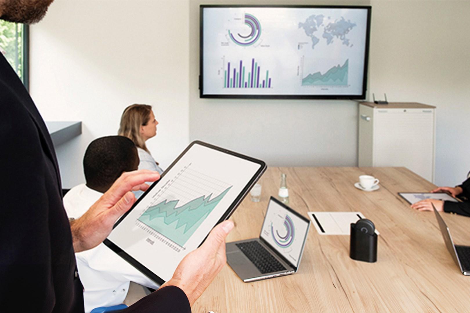 DIGITUS Wireless Collaboration System - 2 Transmitters + 1 Receiver - trådløs video/audio udvider - 802.11a, 802.11b/g/n, Wi-Fi 5 - op til 50 m