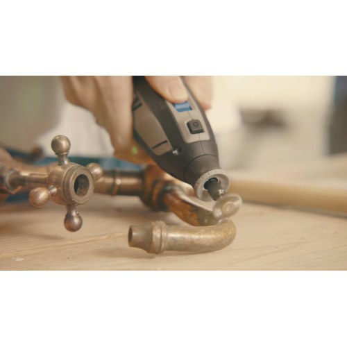 Dremel 8240 multiværktøj - batteridrevet vinkelsliber/multisliper