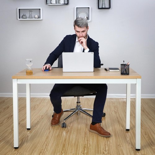 Skrivebord 120 × 60 cm – stabilt computerbord med hvidt stel og trælook, justerbare fødder