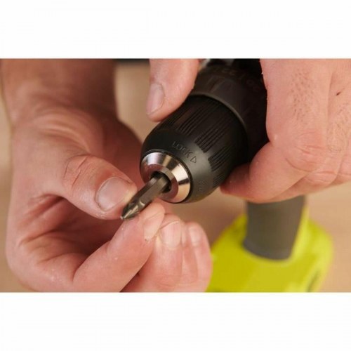 Skruemaskine 18 V Ryobi med 2x 1,5 Ah batterier og lader