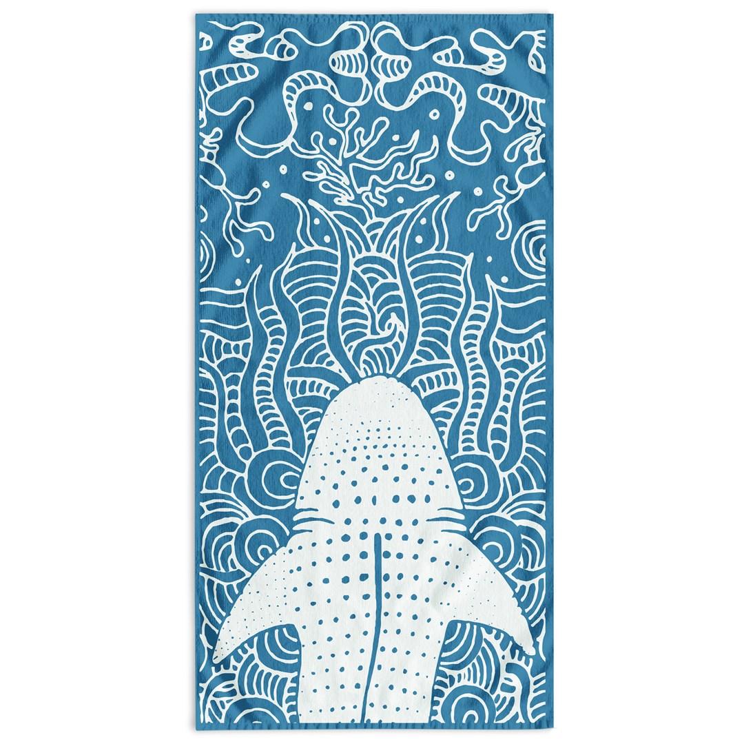DecoKing SHARK badehåndklæde 90×180 cm - blå/hvid, velour forside & frotté bagside