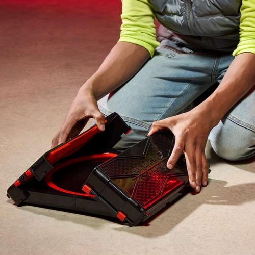 Beyblade X Clash & Carry Arena - rød/sort battle-sæt