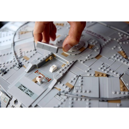 LEGO Icons 10356 Star Trek U.S.S. Enterprise NCC-1701-D – byggesæt til voksne