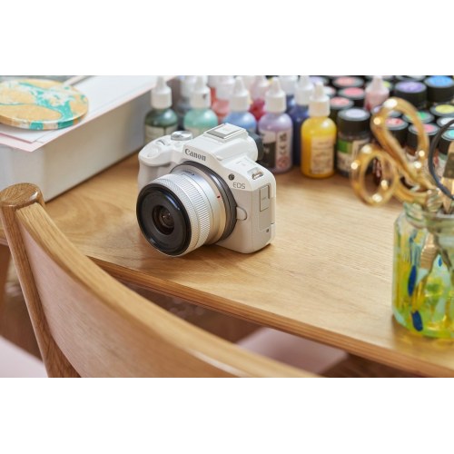 Canon EOS R50 spejlløst kamera 24,2 MP - Hvid + RF‑S 18-45mm F4,5-6,3 IS STM kit