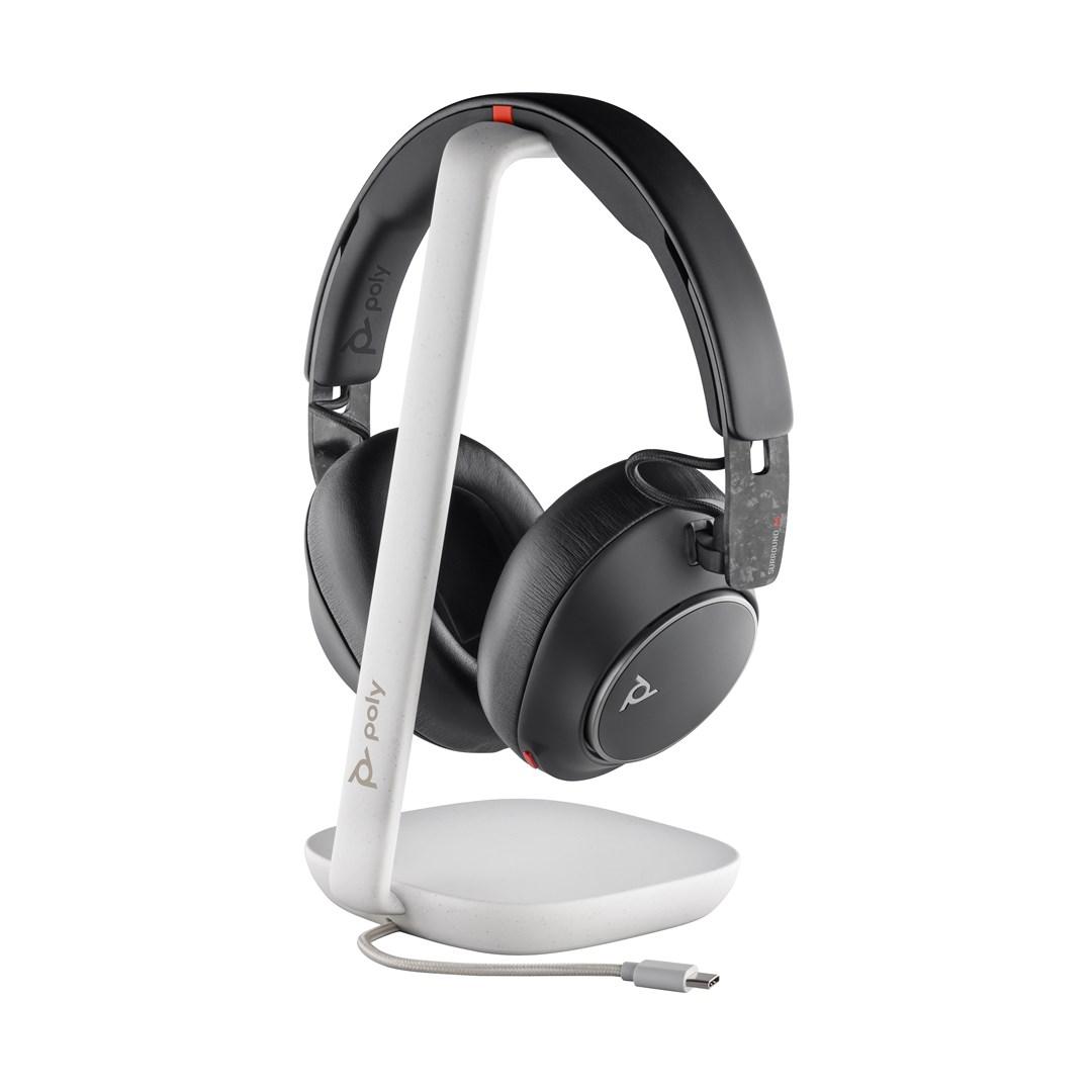 Poly Voyager Surround 85 UC trådløst headset med USB-C/A adapter og ladeholder – sort billede