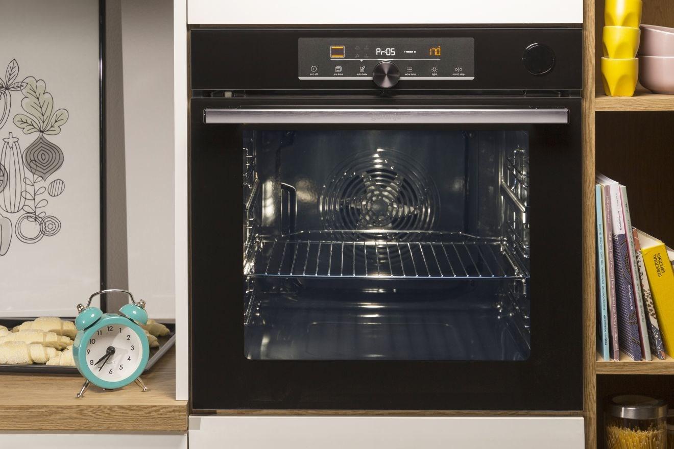 Gorenje Essential BOS6737E06B - Ovn - med dampfunktion - til indbygning - niche - bredde: 56 cm - dybde: 55 cm - højde: 59 cm - med selv-rengøring - Klasse A - sort