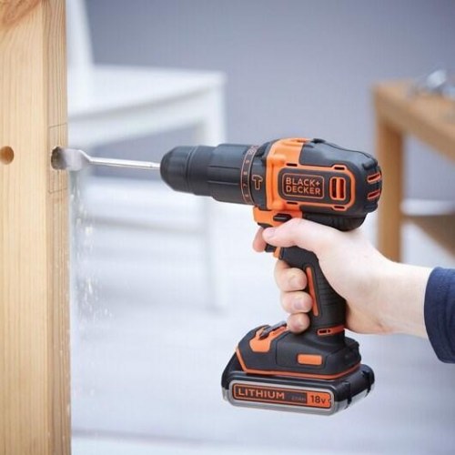 Black+Decker BDCHD18K1B2-QW 18V slagboremaskine/skruemaskine - 1.400 o/min, 2x2,0 Ah