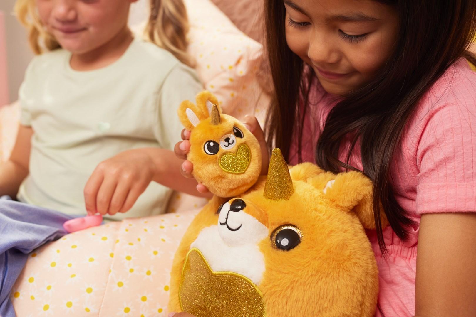 Rainbocorns Mamacorn Surprise tøjdyr billede