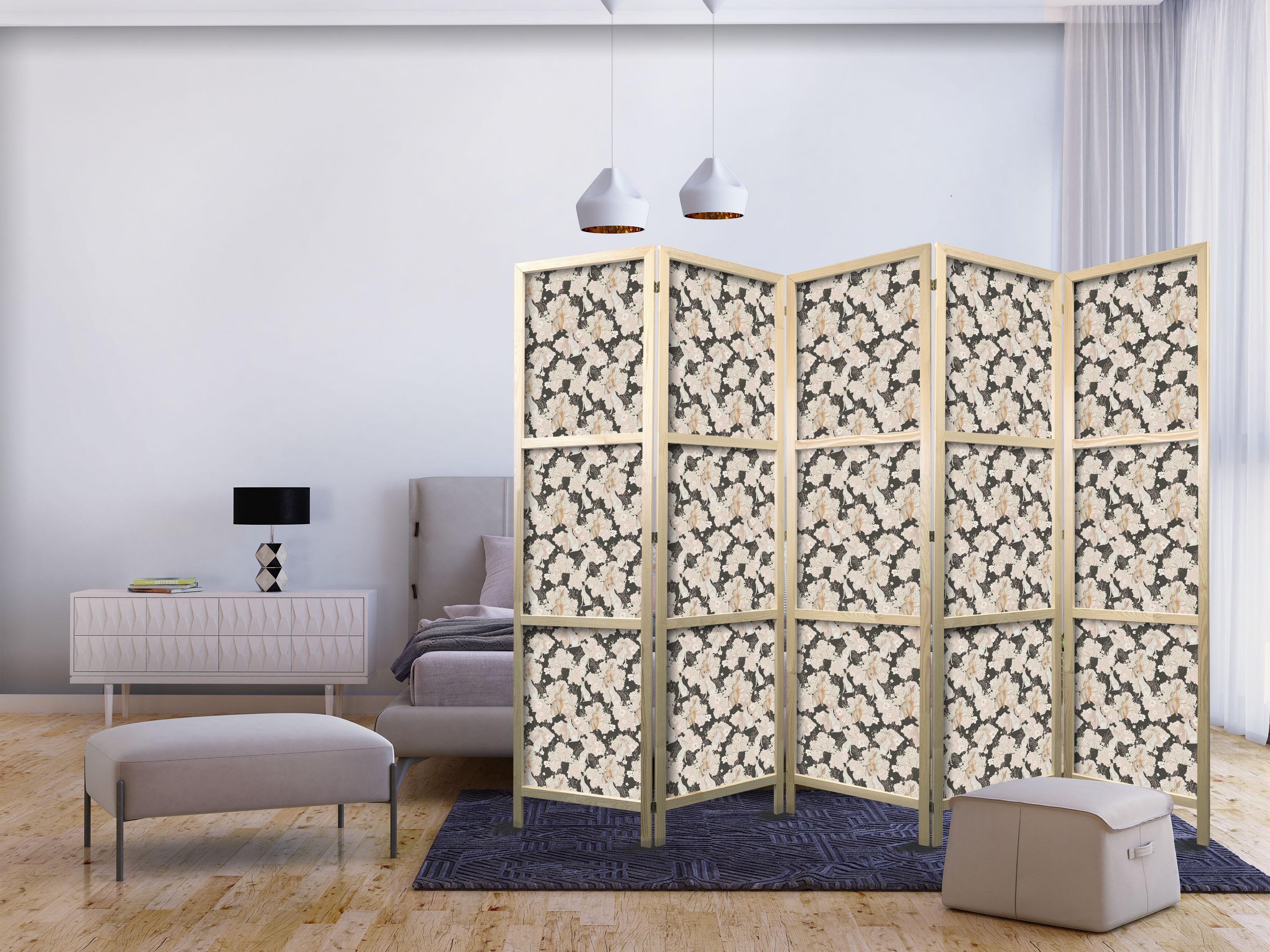 Japansk skærmvæg med blomster og kaniner - 5-panel rumdeler 225 x 172 cm