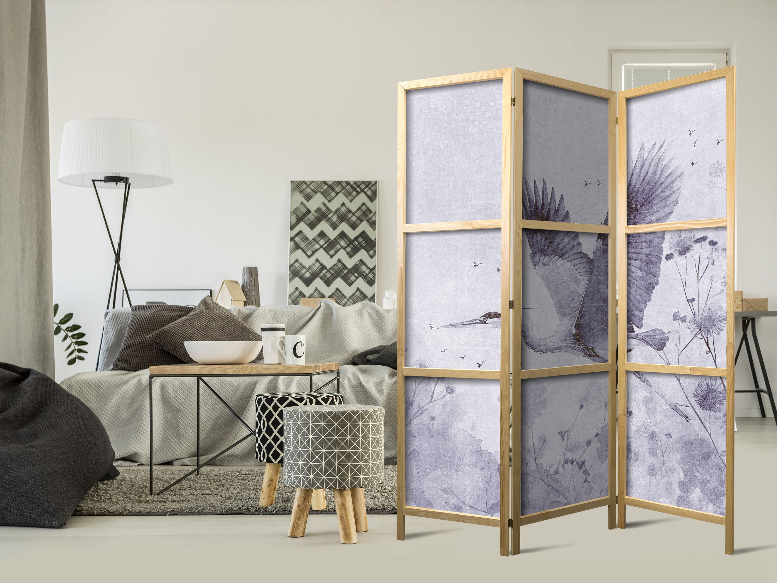 Japansk skærmvæg Majestætisk flugt - 3-panels rumdeler med trane i monokrome, kølige farver 135 x 172 cm
