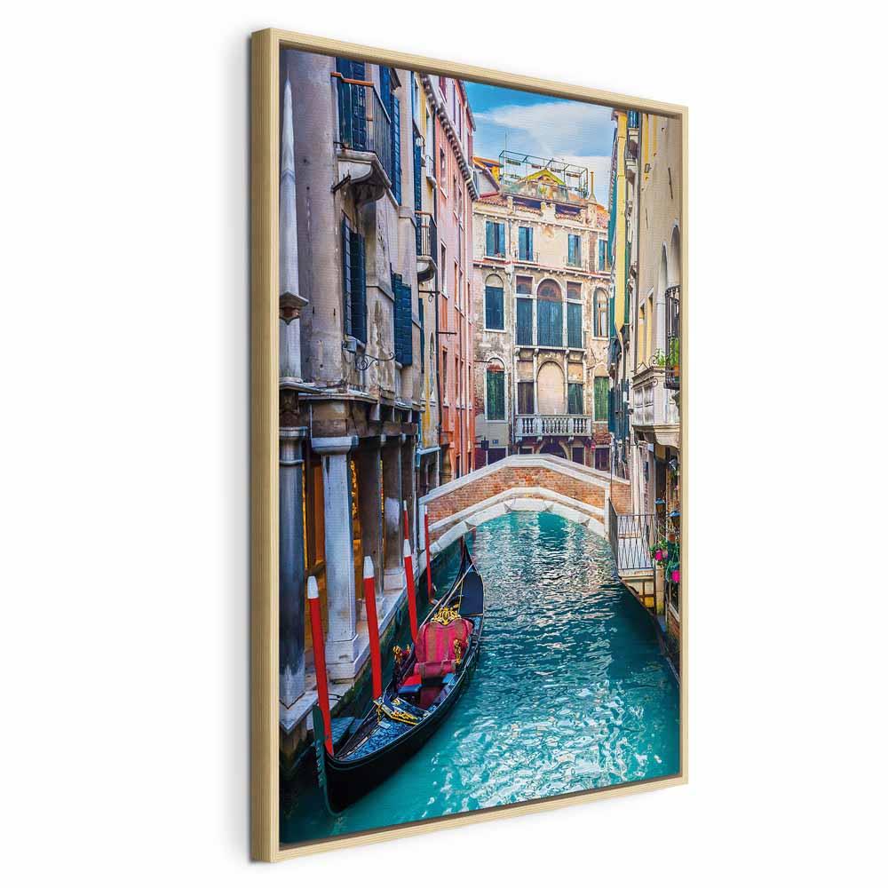 Lærredsbillede Venedig - Holiday Moment lodret - 80 x 120 cm - I en naturlig træramme