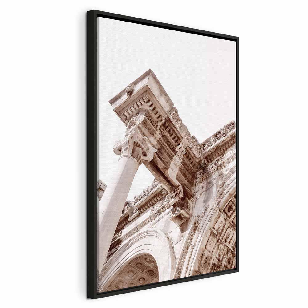 Lærredsbillede Tempel for Hadrian - vertikalt bymotiv - 40 x 60 cm - I en sort træramme