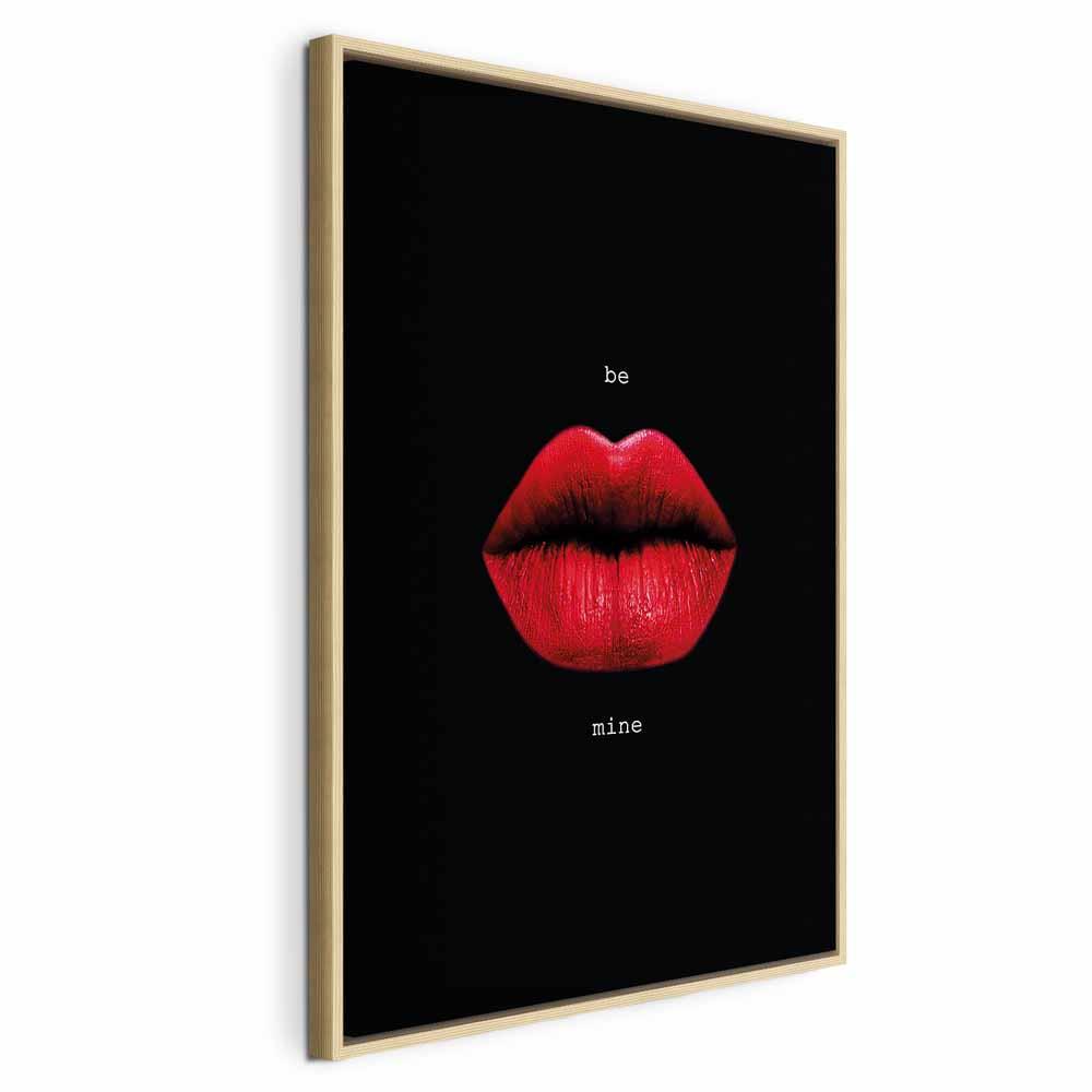 Lærredsbillede Red Lips - sort baggrund med engelsk tekst - 60 x 90 cm - I en naturlig træramme