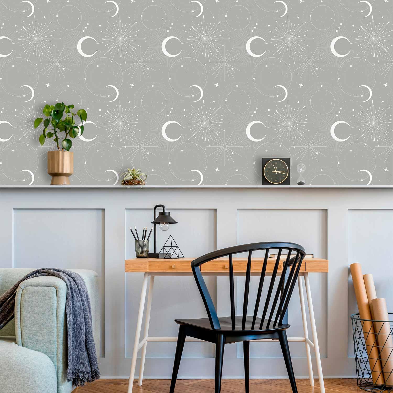 Tapet Cosmic Fireworks - gråt tapet med måner og stjerner - 50 x 1000 cm - Standard