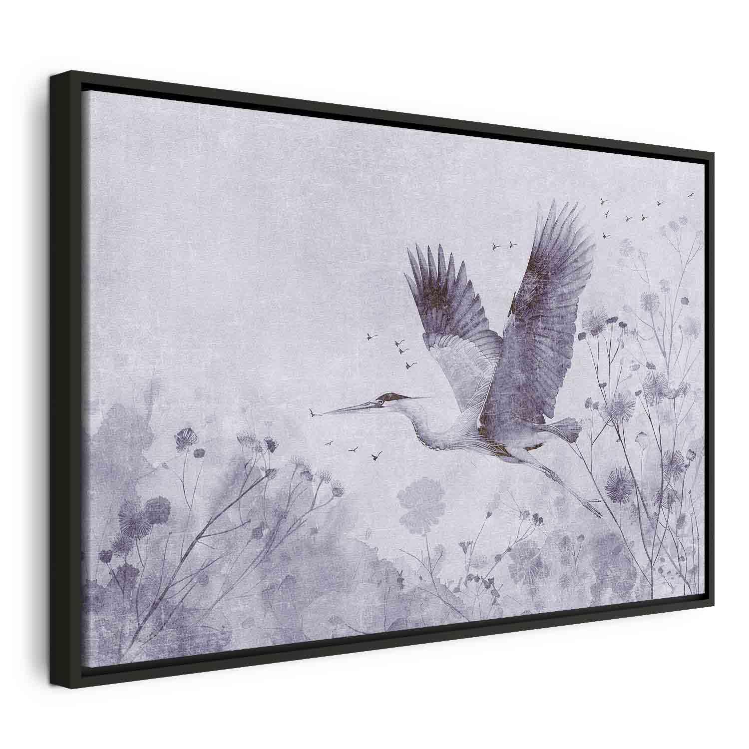 Lærredsbillede Majestætisk flugt - trane i monokrom - 60 x 40 cm - I en sort træramme