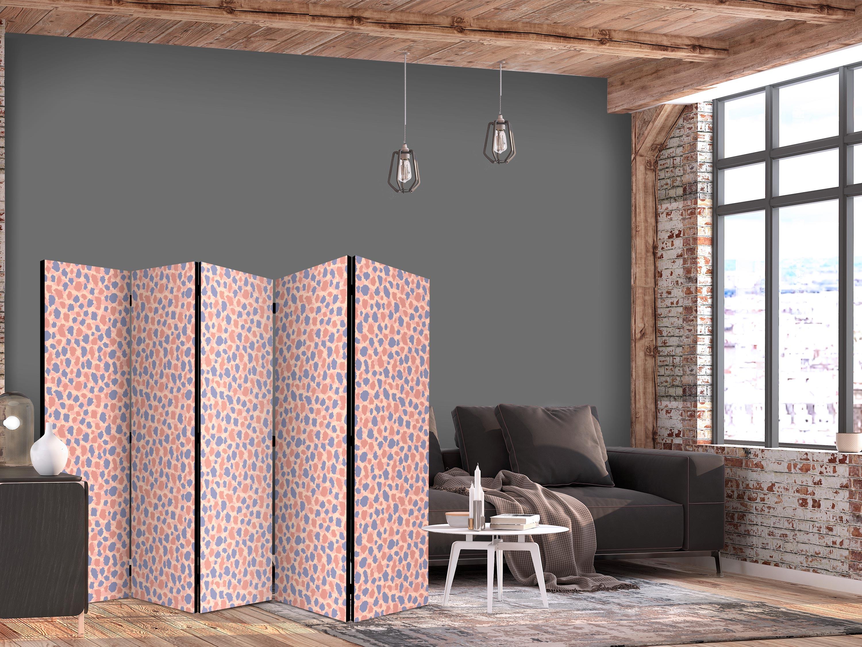 5-panels skærmvæg med girafmønster i blå og rosa pletter 225 x 172 cm - 225 x 172 cm - Enkeltsiddet