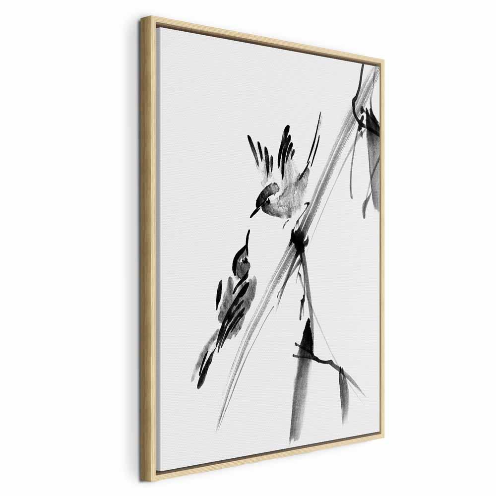 Lærredsbillede Bevinget Kærlighed lodret med fuglemotiv - 40 x 60 cm - I en naturlig træramme