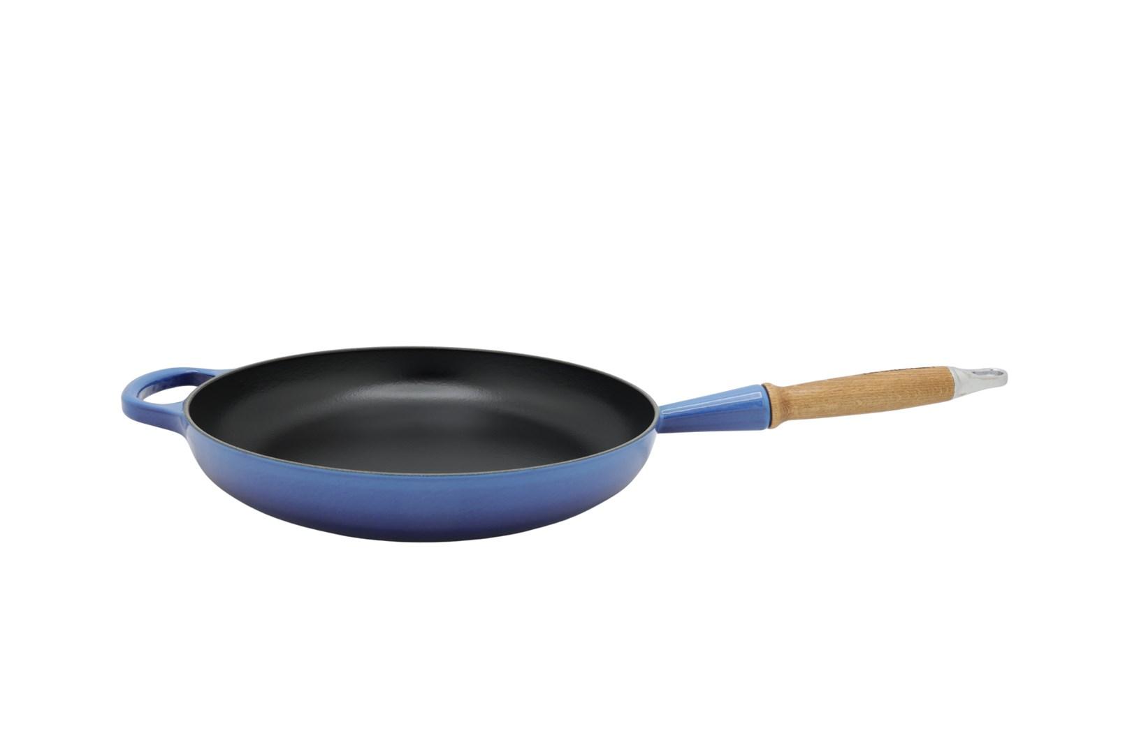 Le Creuset Signature stegepande i støbejern med træhåndtag - blå