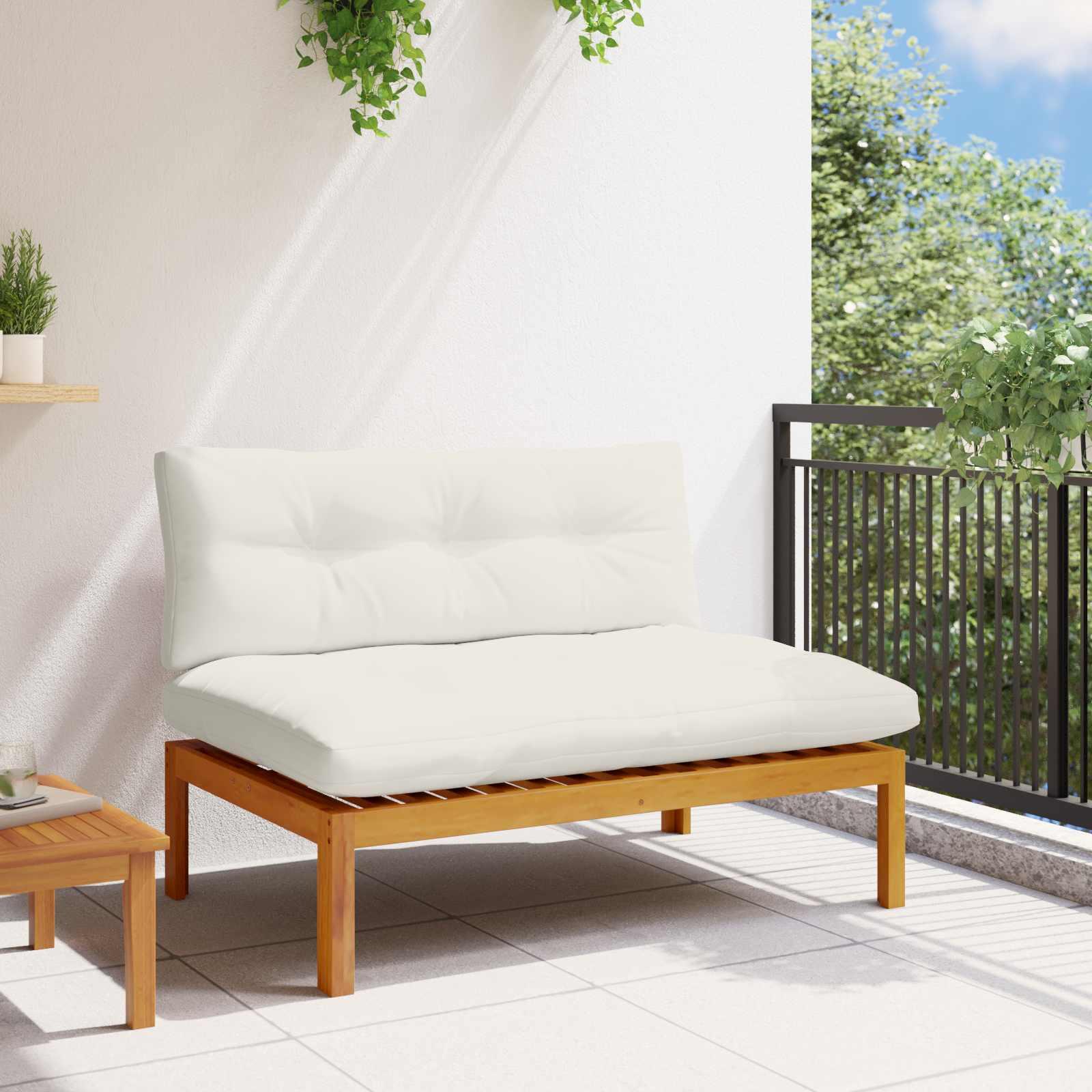 Mellemsofa i akacietræ med cremehvide puder - naturlig havesofa