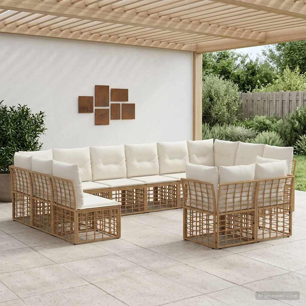 Udendørs sofagruppe i poly rattan med cremehvide puder - naturlig