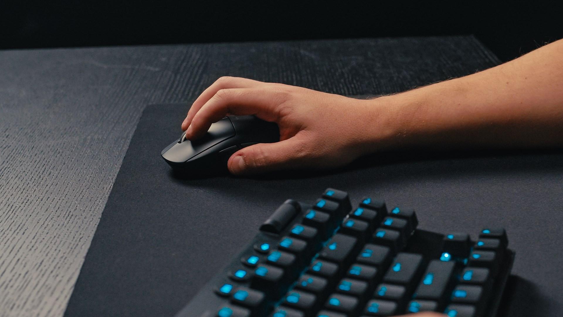 Logitech G PRO Superlight trådløs gamingmus 32.000 DPI - hvid