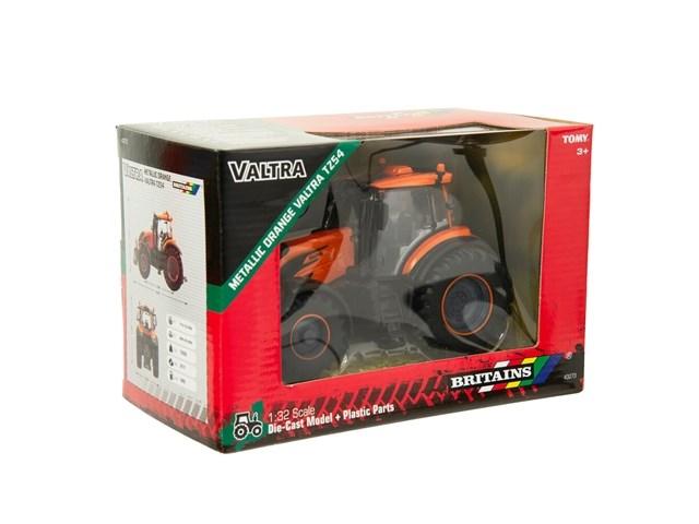 TOMY Britains Valtra traktor model i skala 1:32