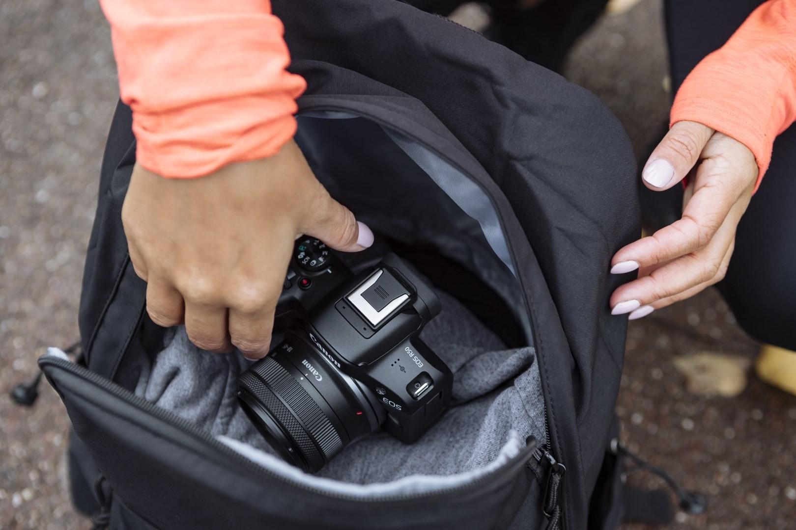 Systemkamera Canon EOS R50 - sort med RF-S 18-45 IS STM og RF-S 55-210mm F5-7.1 IS STM