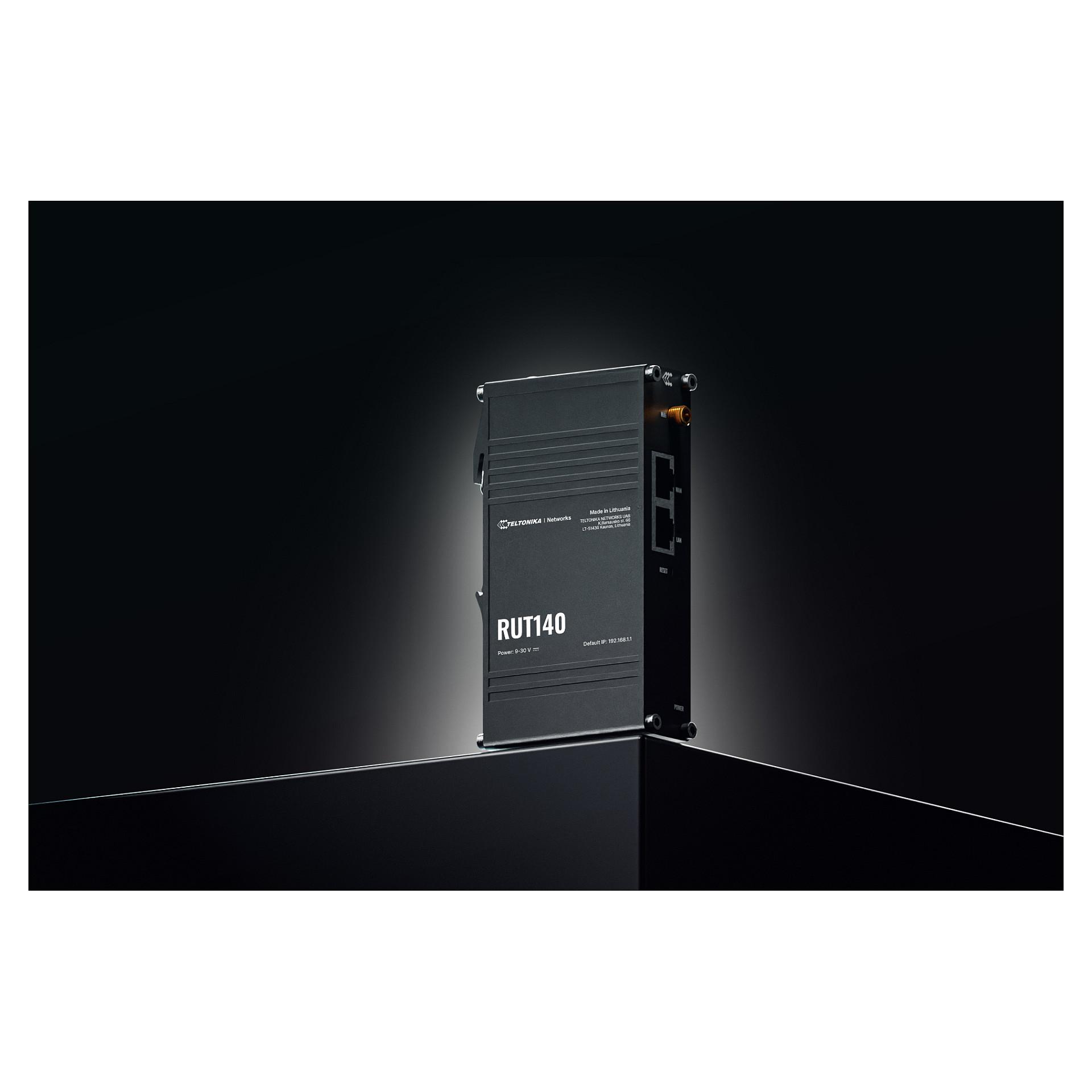 Teltonika RUT140 Industrial Modbus Router (RUT140000000 / Standard package) - Router N Standard - 802.11n