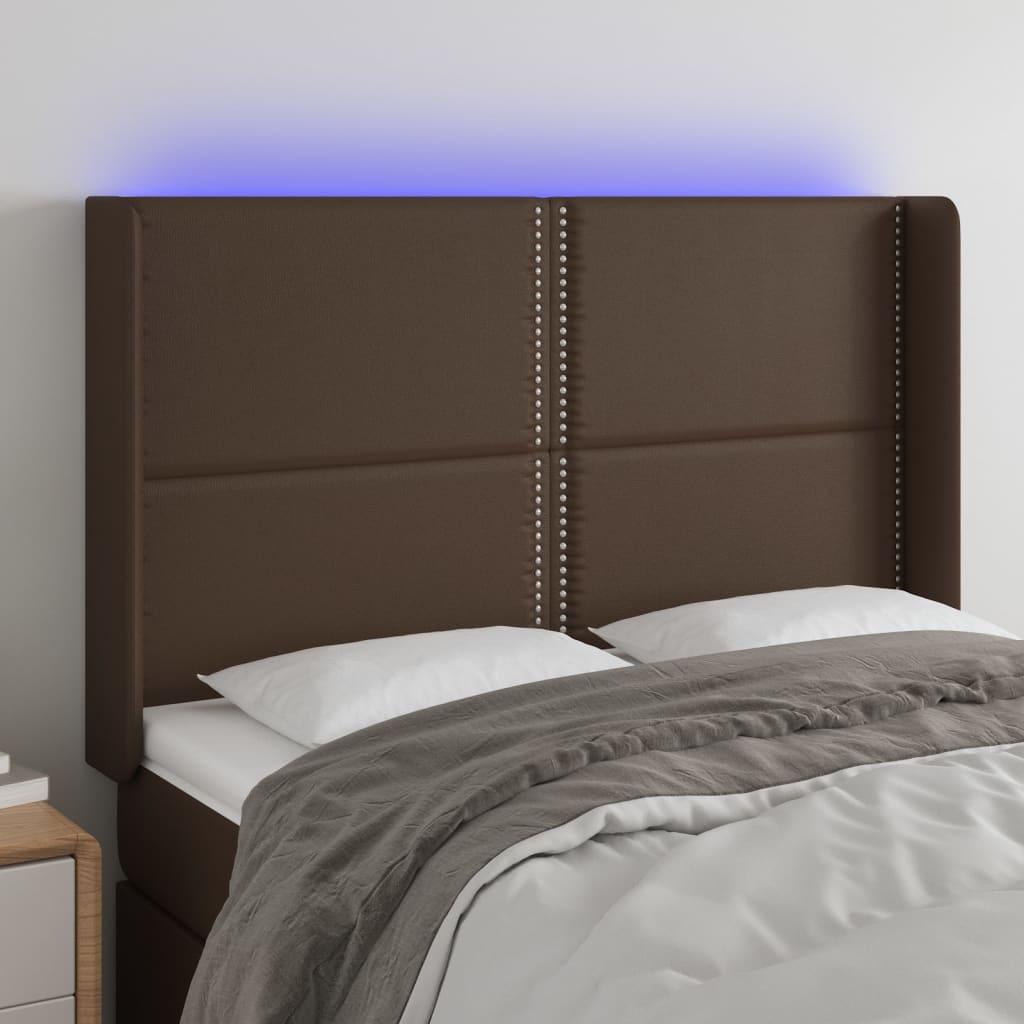 Sengegavl med LED-lys 147x16x118/128 cm kunstlæder brun