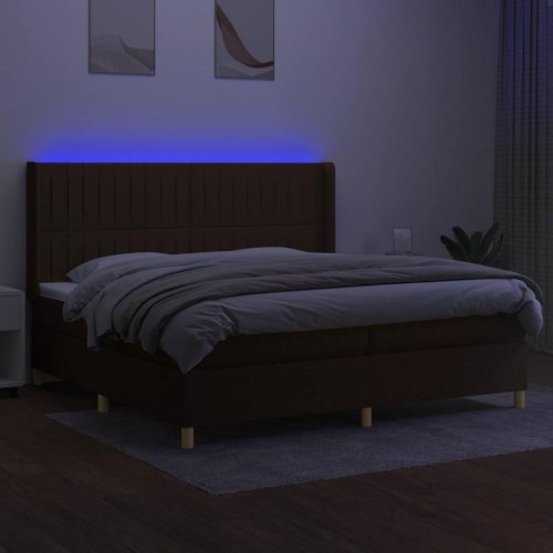 Kontinentalseng med LED-lys 200x200 cm - stof, mørkebrun