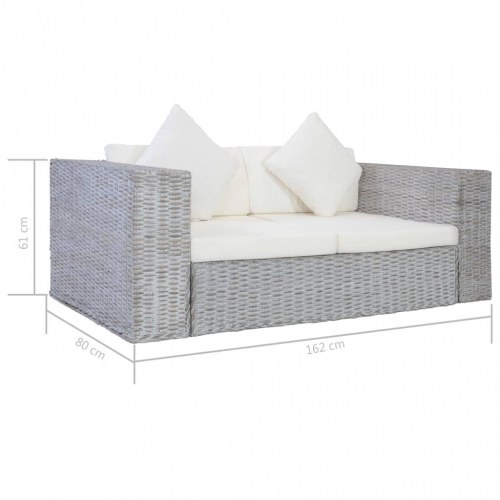 2-personers sofa i naturlig rattan - grå med cremehvide hynder
