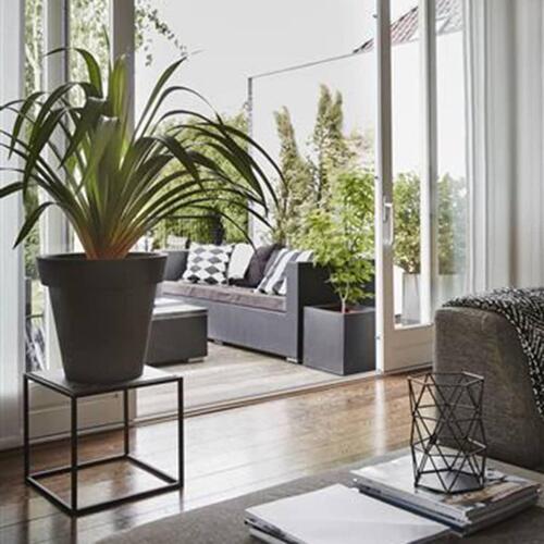 Capi plantekasse Urban Smooth 40x40x40 cm firkantet sort KBL903