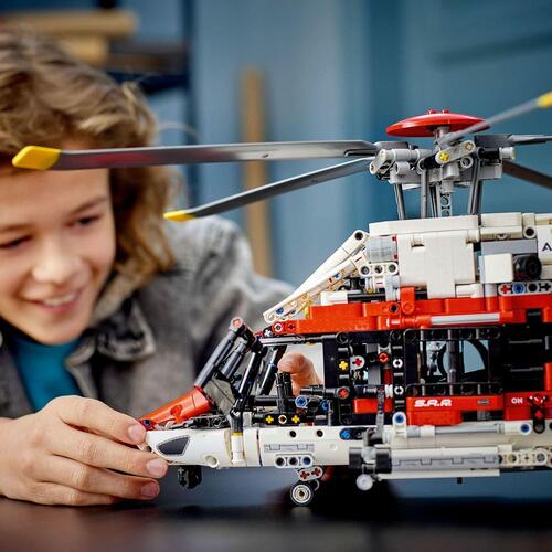 Legetøjssæt med køretøjer Lego Technic 42145 Airbus H175 Rescue Helicopter 2001 Dele