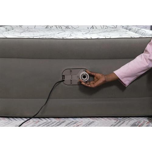 luftmadras med indbygget pumpe 203x152x46 cm
