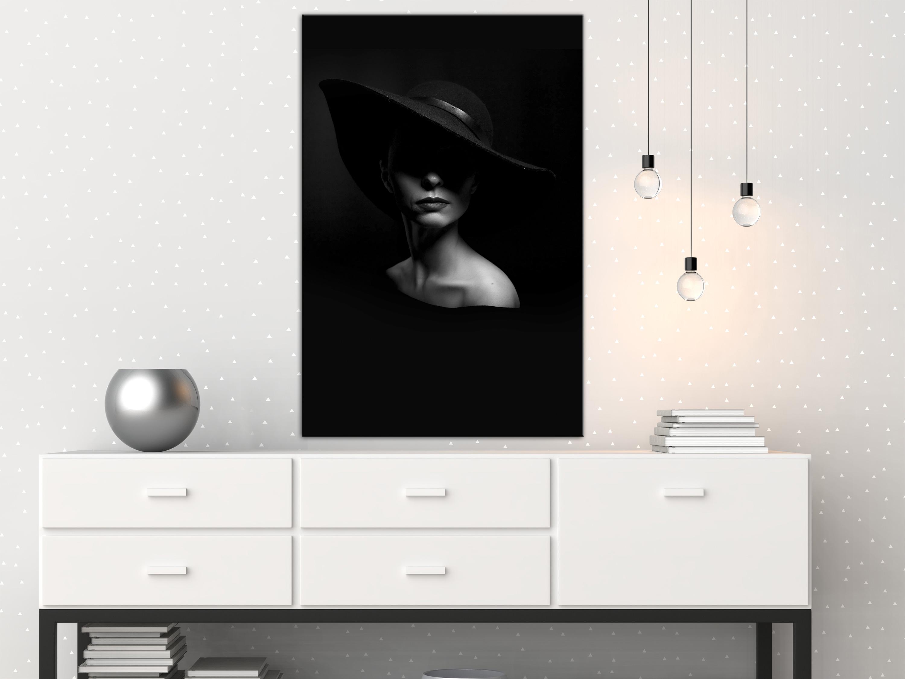 Billede - Mysterious Woman (1 Part) Vertical - 60 x 90 cm - Standard billede