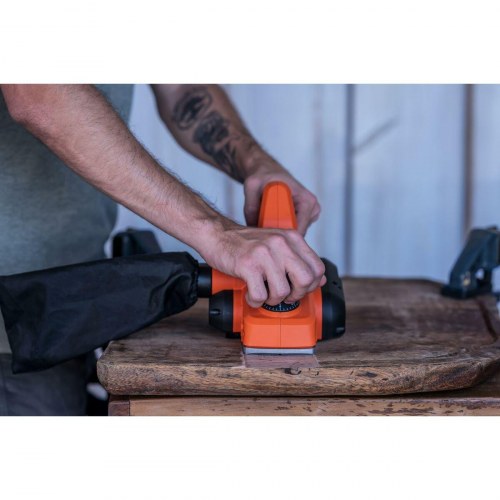 Black & Decker BEW712‑QS elhøvl 710 W, 16.500 rpm, 82 mm