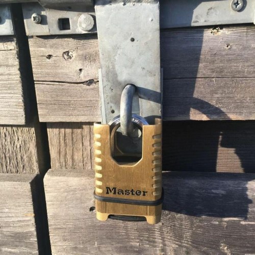Hængelås med kode Master Lock M1177EURD - gylden kobber