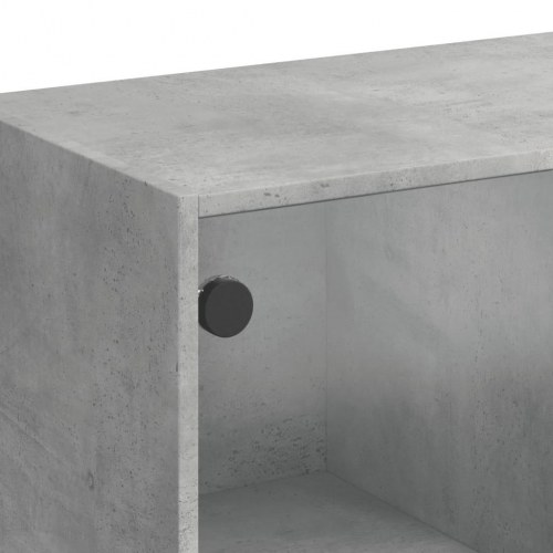 Bogreol med glaslåger - 136×37×142 cm, konstrueret træ, betongrå