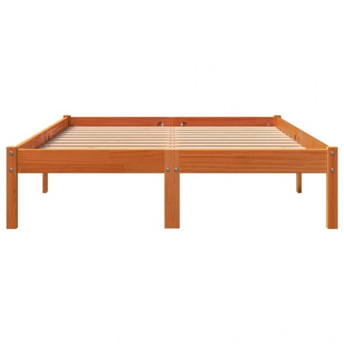 Sengeramme 135x190 cm i massivt fyrretræ - gyldenbrun