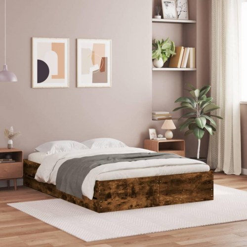 Sengeramme med skuffer 135 × 190 cm - konstrueret træ, røget eg
