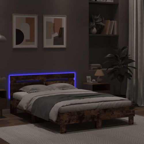 Sengeramme med sengegavl og LED-lys 120x190 cm - røget egetræ