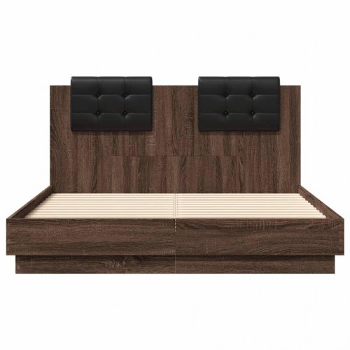 Sengeramme med sengegavl og LED-lys 135 x 190 cm - brun egetræ