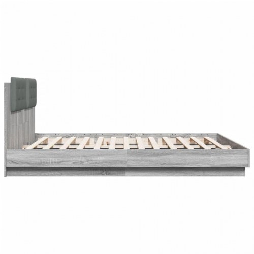 Sengeramme med sengegavl 160x200 cm konstrueret træ grå sonoma