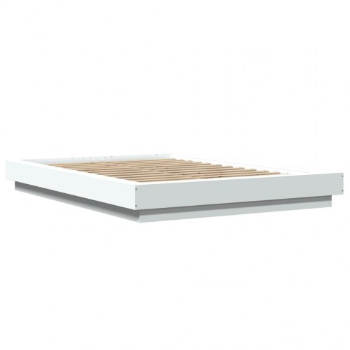 Sengeramme med LED-lys 140 x 190 cm - hvid