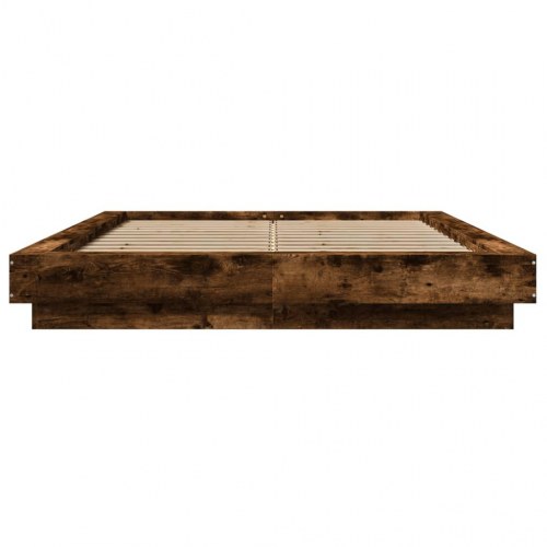 Sengeramme med LED-lys 140x190 cm konstrueret træ røget eg