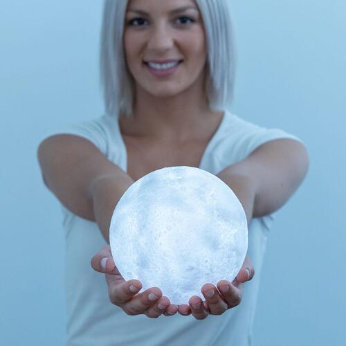 Genopladelige LED-Lampe Måne Moondy InnovaGoods